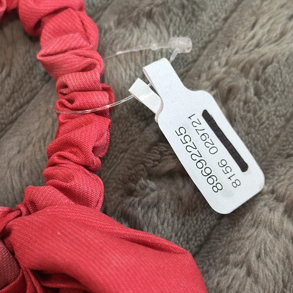 Free People Hair Scrunchie with Long Tie NEW - Picture 2 of 3